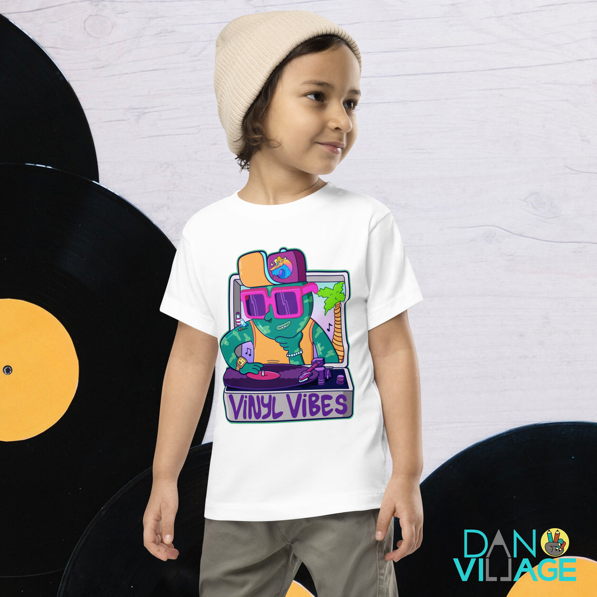 Little kids music tee featuring a bold turntable design by illustrator Daniel Sulzberg