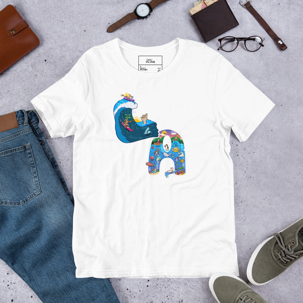 Gift-ready t-shirt for fans of California beach days, featuring a sunny ocean and surf illustration